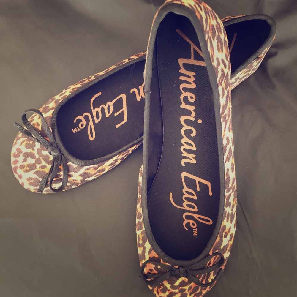 👋 💥 American Eagle Leopard Print Flats